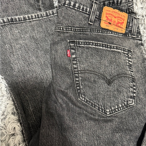Levi's 541 Men's Athletic Fit Tapered black/gray Denim Jeans Size 42 x 32 - Picture 4 of 4